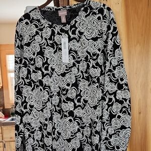 Chico's NWT Women's Black and White Women's Rose Knit Top Size 3=16